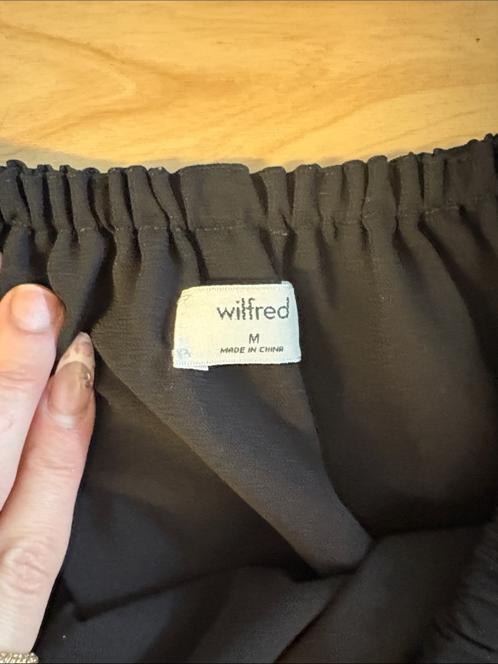 Wilfred Black Off-Shoulder Ruffle Crop Top - Picture 2 of 2
